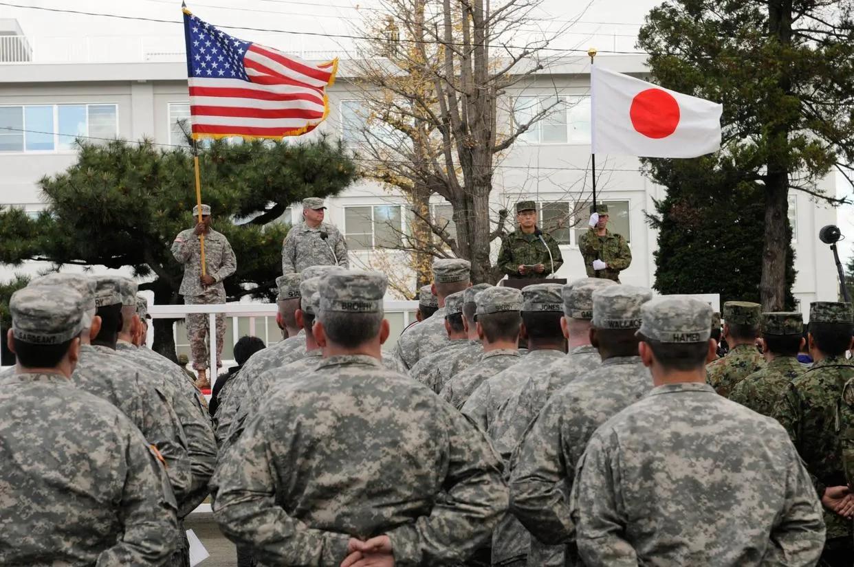 自家老百姓被害了，他们不心疼，外国大兵涉嫌杀人，他们却急着维护，日本部分右翼到底