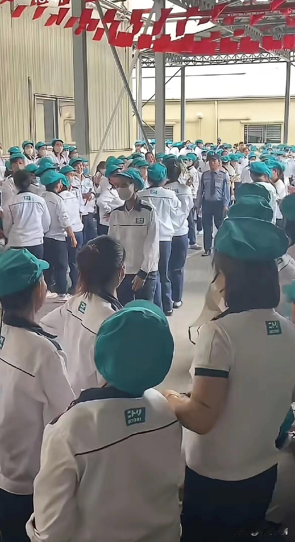 日资工厂在越南的招聘让人看不懂，
电子厂只要女工，
而且还要年轻漂亮的，
男的都