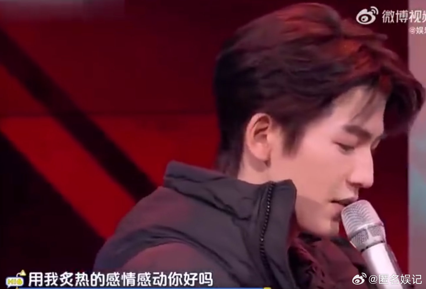 张凌赫男神低音舒适区来了 张凌赫的低音舒适区自带治愈感，低沉温柔的嗓音，一开口就