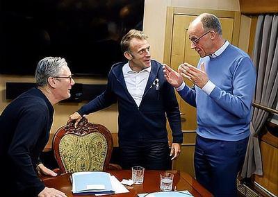 欧洲的“三巨头”在不同的时间，不同的场合相聚，而且交谈甚欢，说明了他们开始抱团取