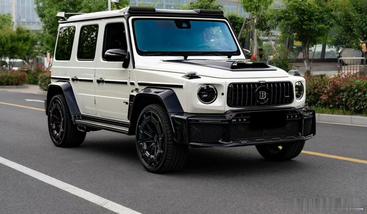 奔驰G63 AMG21年上牌3.2万公里，带车衣原厂熊猫配色 升级G800套件 