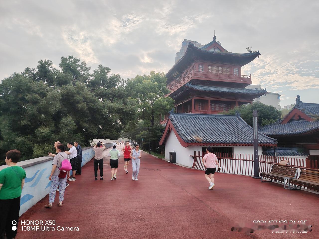 现在高考和几十年前有啥不一样现在高考更精彩更靠谱更科学