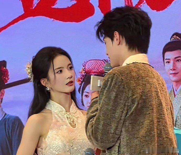 刘些宁陈鹤一还望姐姐疼我  五福临门定档发布会 内娱姐狗CP再掀热潮！陈鹤一与刘