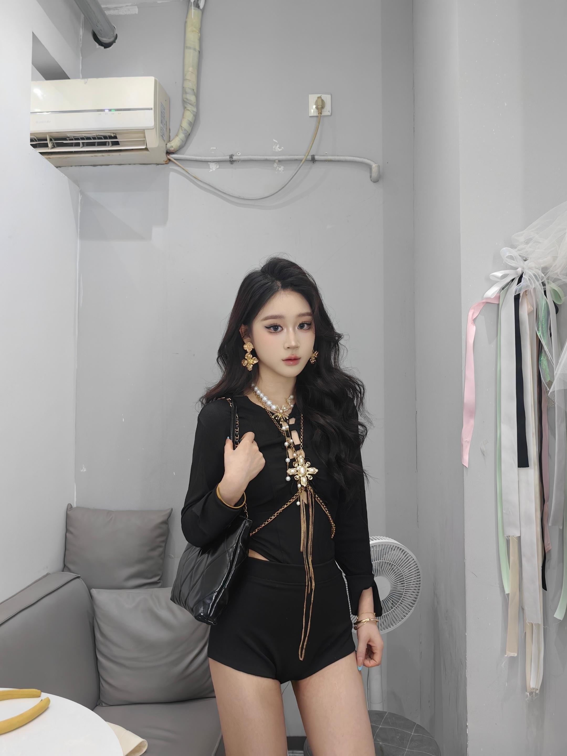 讨厌你和谁都好 我只想你和我好