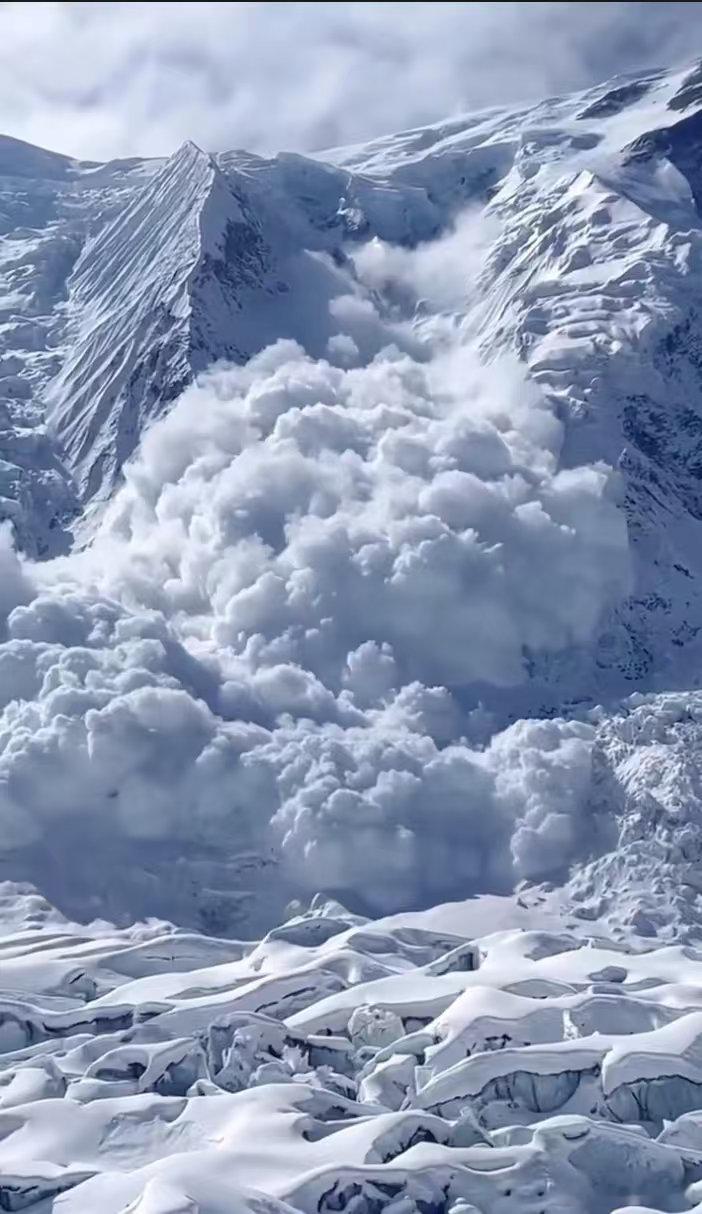 《短线，稍微加个小心，注意轮动》前情回顾 外围因圣诞节多数休市。A股昨天独自奔跑