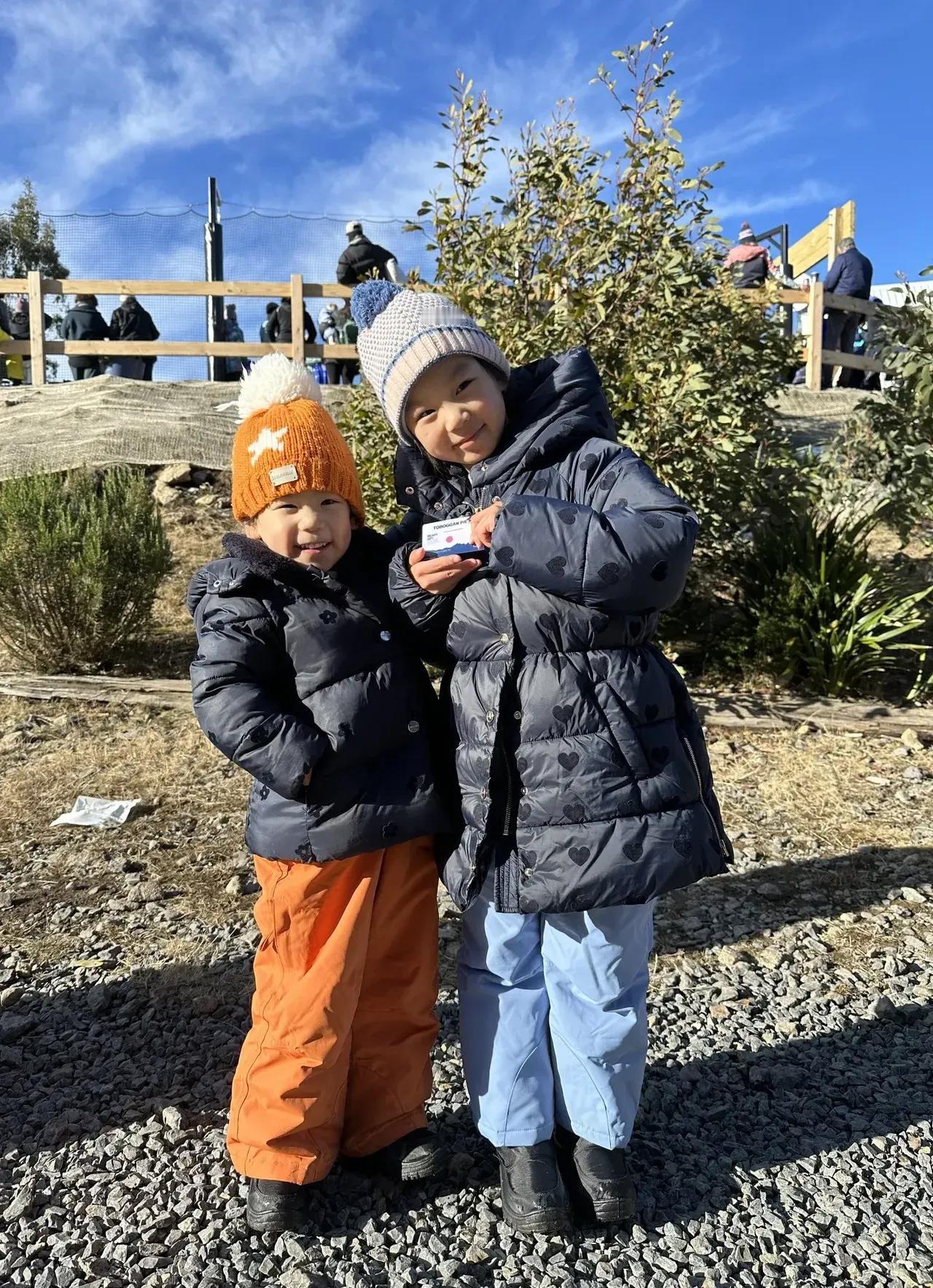 跟着感觉去旅行

现在已经到了信息时代，信息的传递非常的快，而且也十分的简单，互