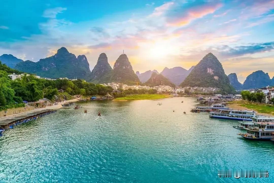 1、兔子出窝碰上了打猎的——正巧

2、老猪婆擦屎擦了石槽里——自损自

3、从