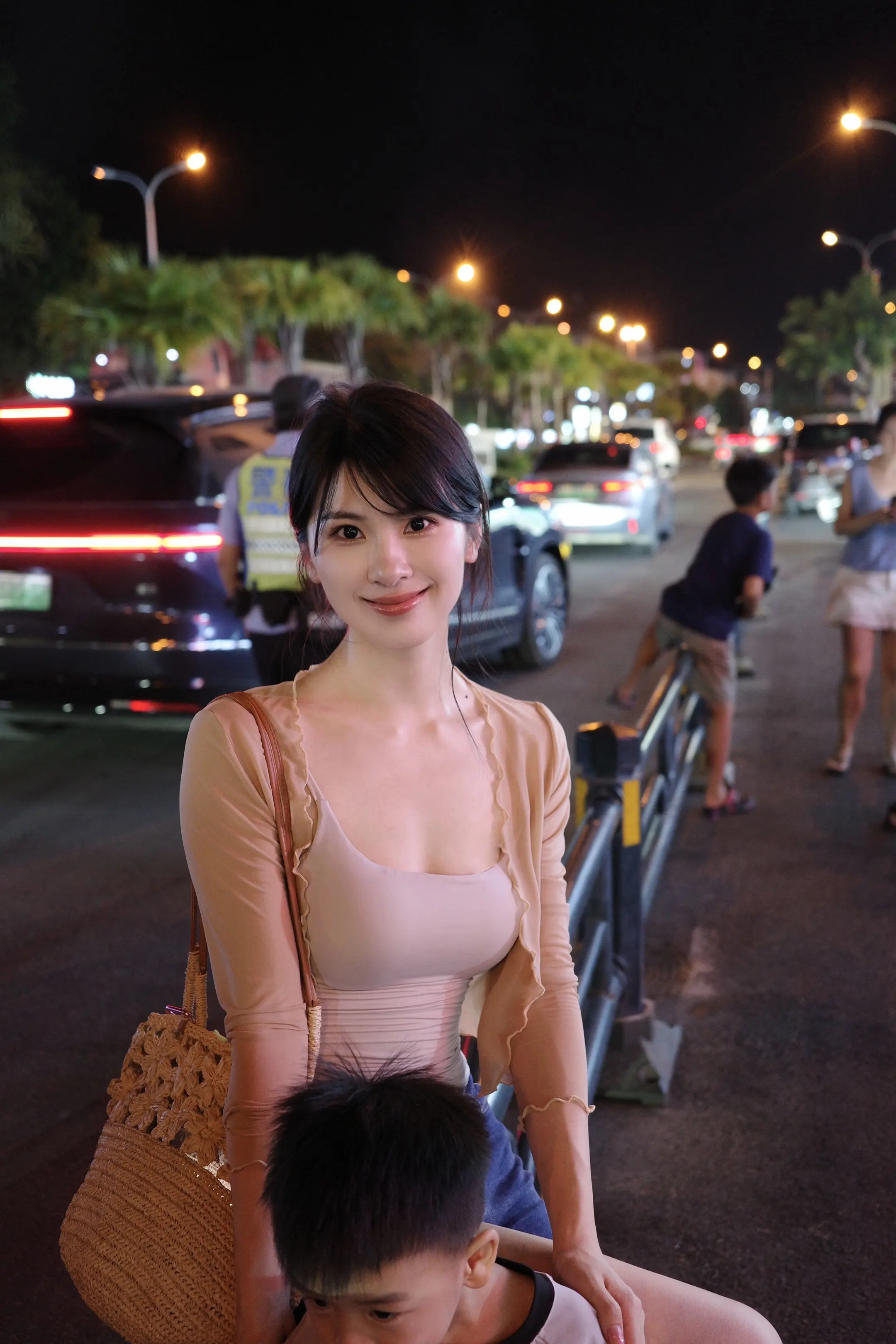 也是因为有你才会变得闹哄哄。