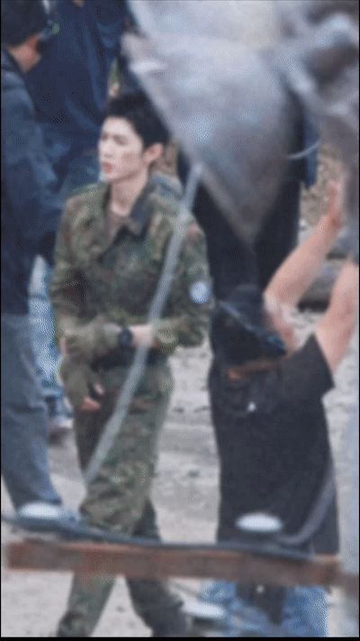 增肌后一些气场上的变化，养成系老公陈哲远现在满满安全感，拍摄《白色橄榄树》“李瓒