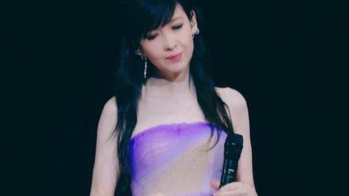 2026马年春晚，58岁“玉女掌门人”周慧敏首登舞台，将与刘敏涛等十位女星合唱《