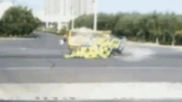 河南校车与大货车碰撞事故，牵动人心，安全警钟再次敲响

近日，河南省某地区发生了