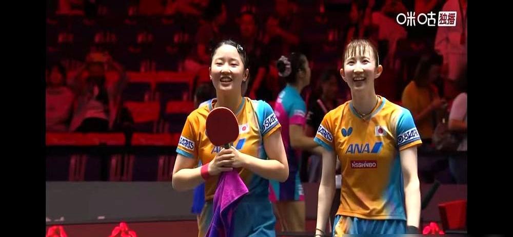 场边急得直叉腰的名帅，输给了连教练都没有的临时搭档。
 
新加坡赛场上，邱贻可眉