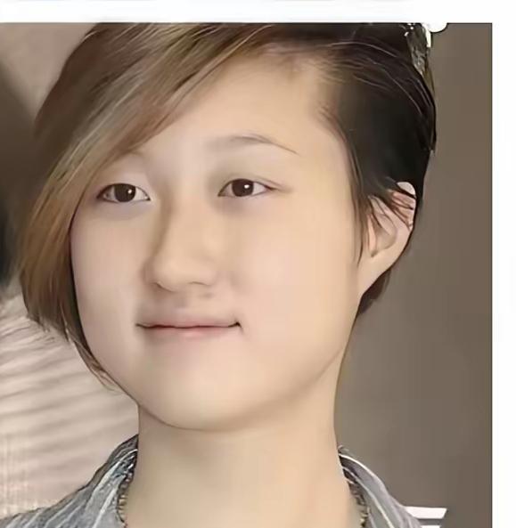 吴卓林没准是成龙孩子里最自立、最有出息的！不是说她赚得多，而是她是唯一一个全靠自