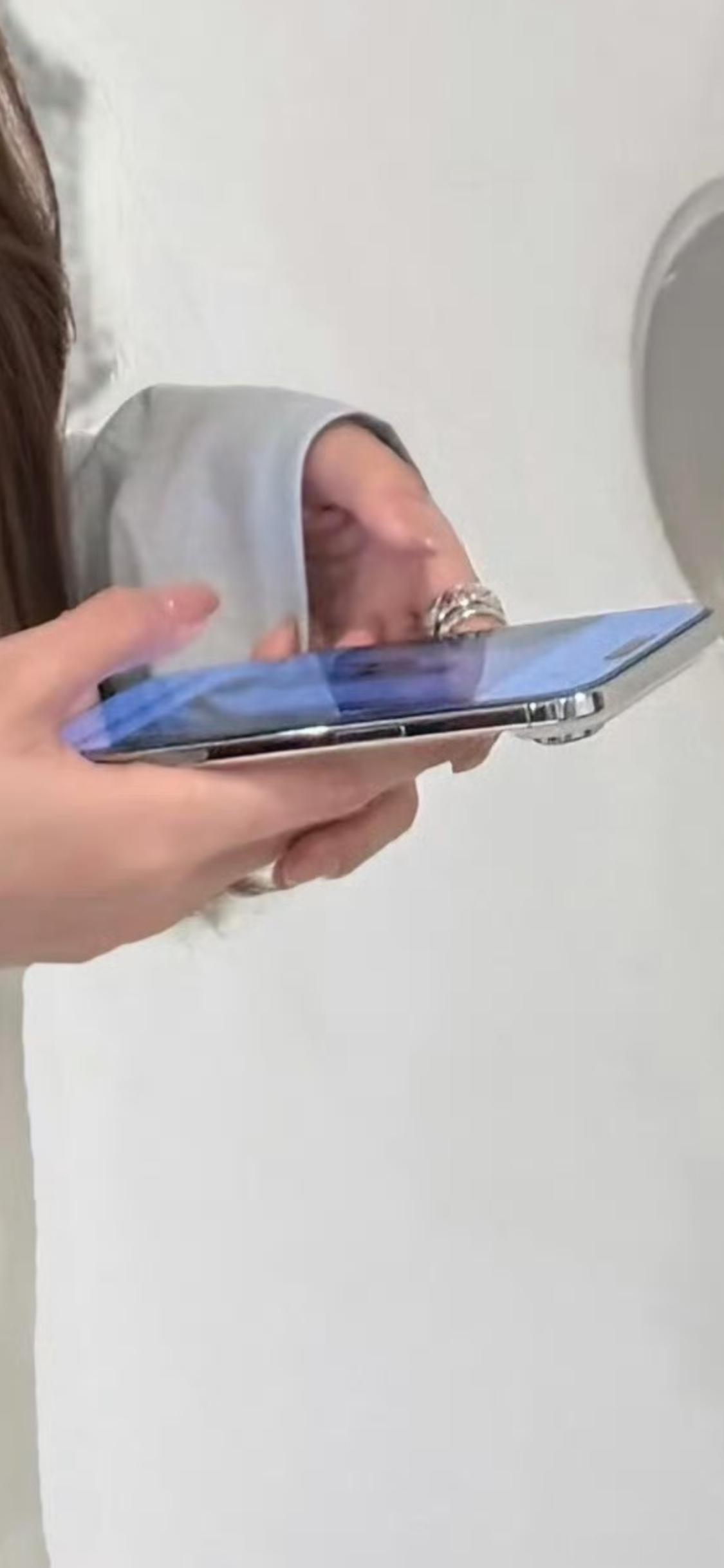 你没看错，这是一台iPhone Air！ 