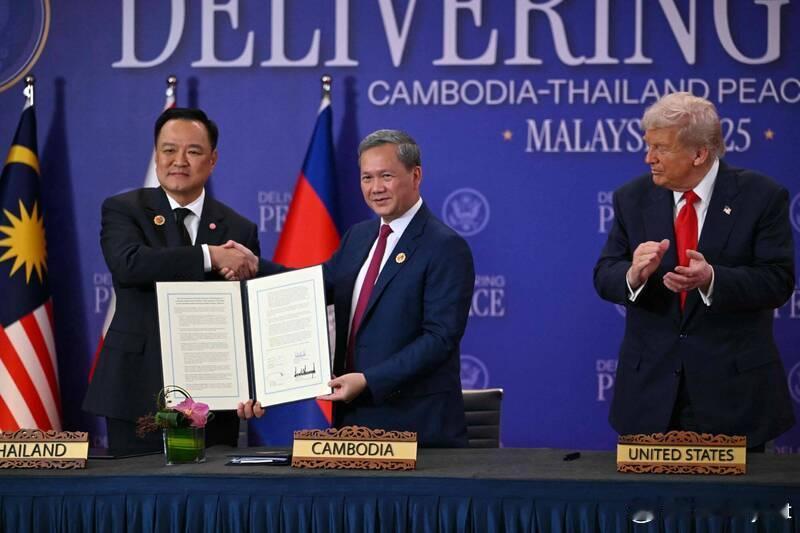 【泰柬和平协议仅维持两周即告破裂  特朗普再度出面调停】 上月底刚刚达成的泰国与
