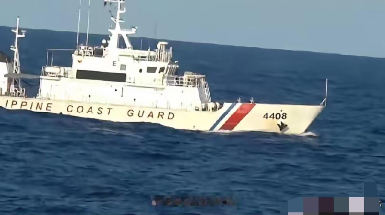 好搞笑，菲律宾乘我台海演习之际，误认为我们无暇顾及南海，竞然派战舰侵闯黄岩岛！