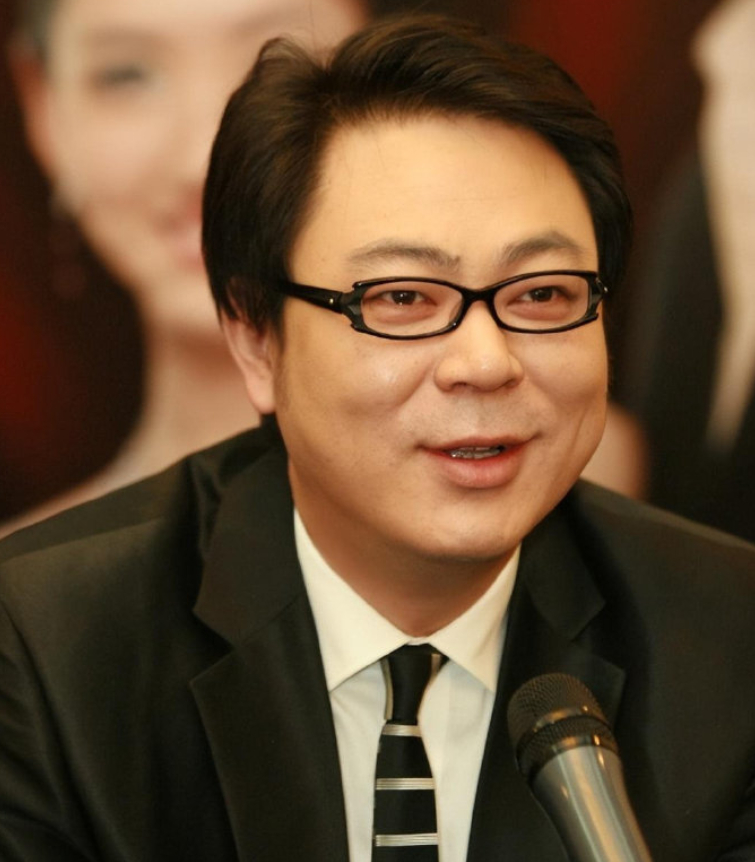 高亚麟这个瓜，人物关系有点复杂啊；高亚麟的妻子不是时玮吗？啥时候离的？啥时候又变