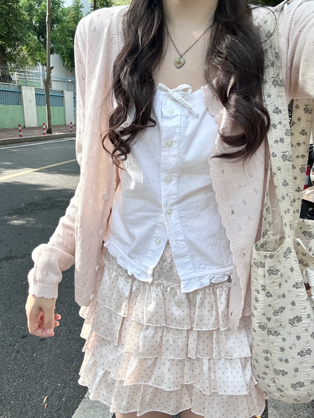 Bm蝴蝶结吊带和粉针织