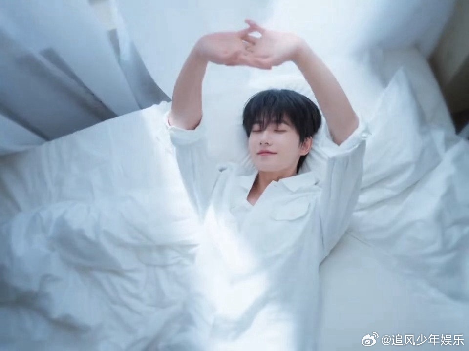 杨洋何时回归现代剧荧幕上的心动名场面还历历在目，温柔又深情的演绎，妥妥是大家心里