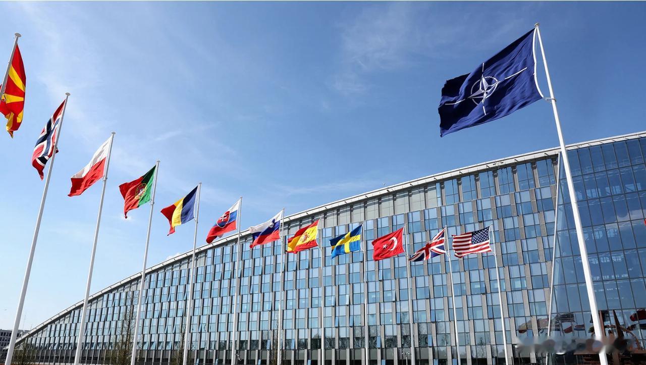 特朗普自称拯救了北约
 
 
美国总统唐纳德·特朗普表示，若非他领导美国，北约已