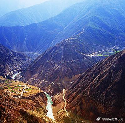 【澜沧江大峡谷】澜沧江大峡谷位于云南德钦县境内，北起佛山乡，南至燕门乡，长150