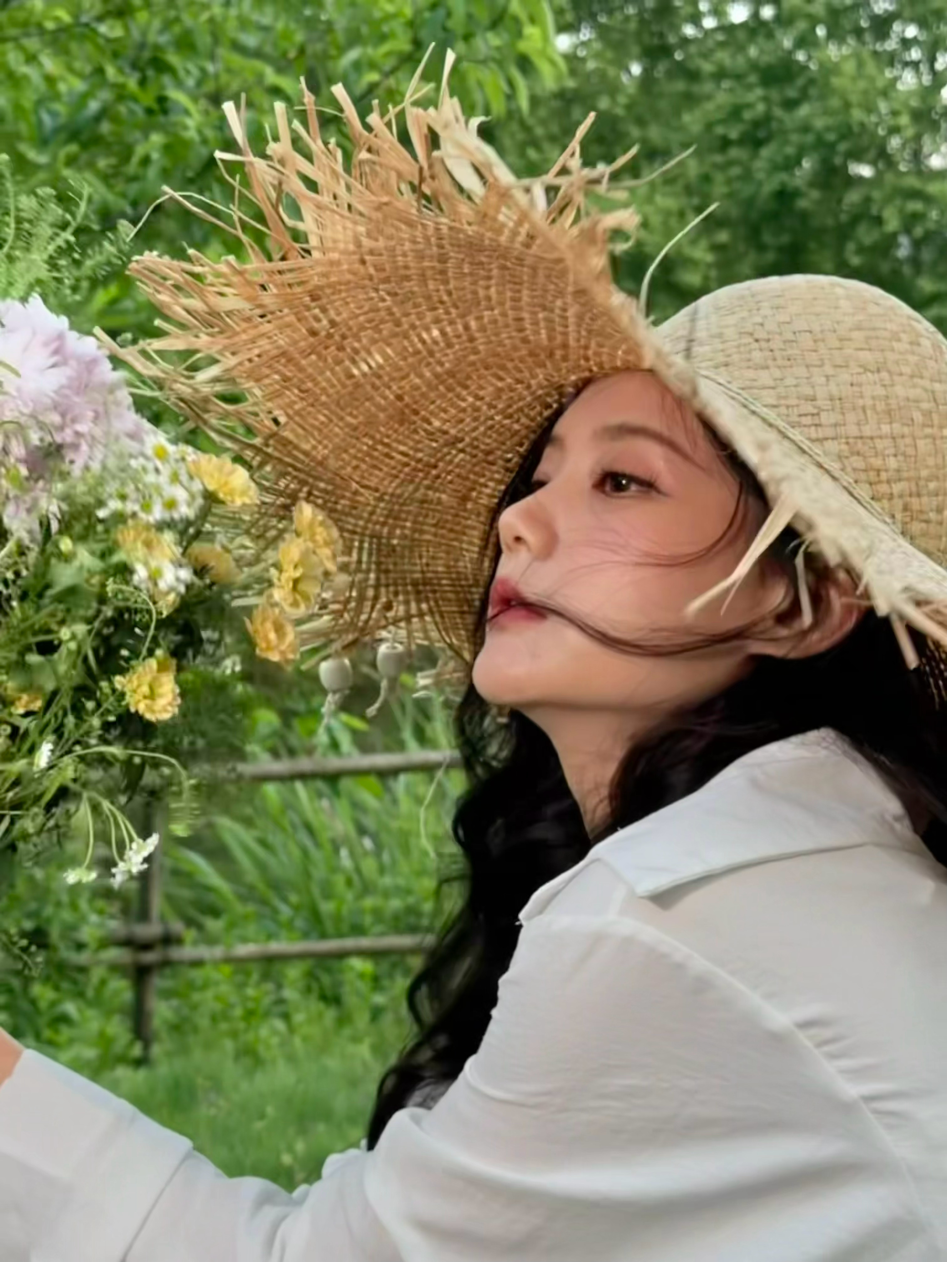 新鲜的李一桐Live一些明媚具象化的瞬间李一桐好美好有生命力，好会拍李一桐李一桐