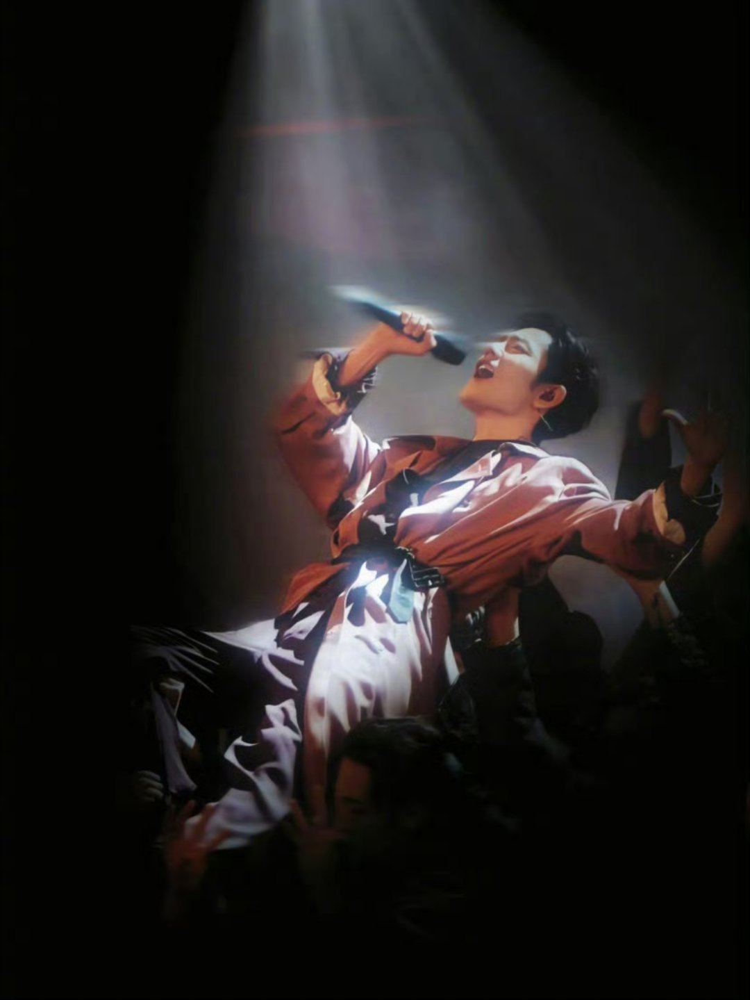 肖战唱歌好，演技好，人品也是万里挑一，肖战太棒啦