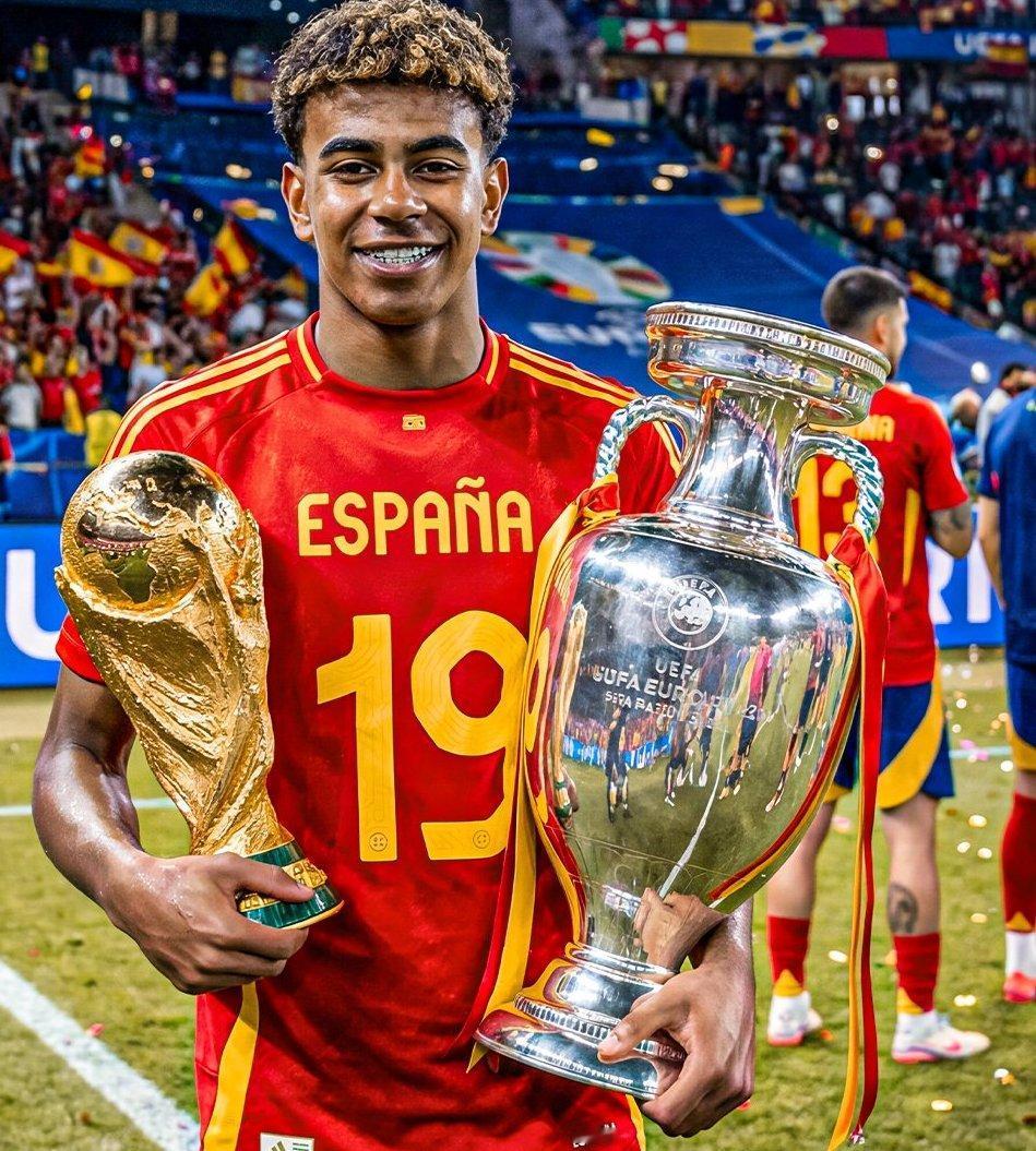 🇪🇸✨ 拉明·亚马尔年仅19岁就已斩获8座奖杯……
🏆 西甲联赛冠军 (2