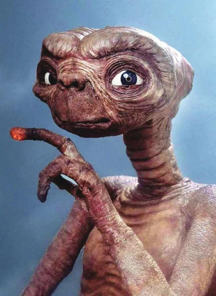 外星人真的存在吗？

目前还没有确凿的证据证明外星人的存在，但也不能排除其存在的