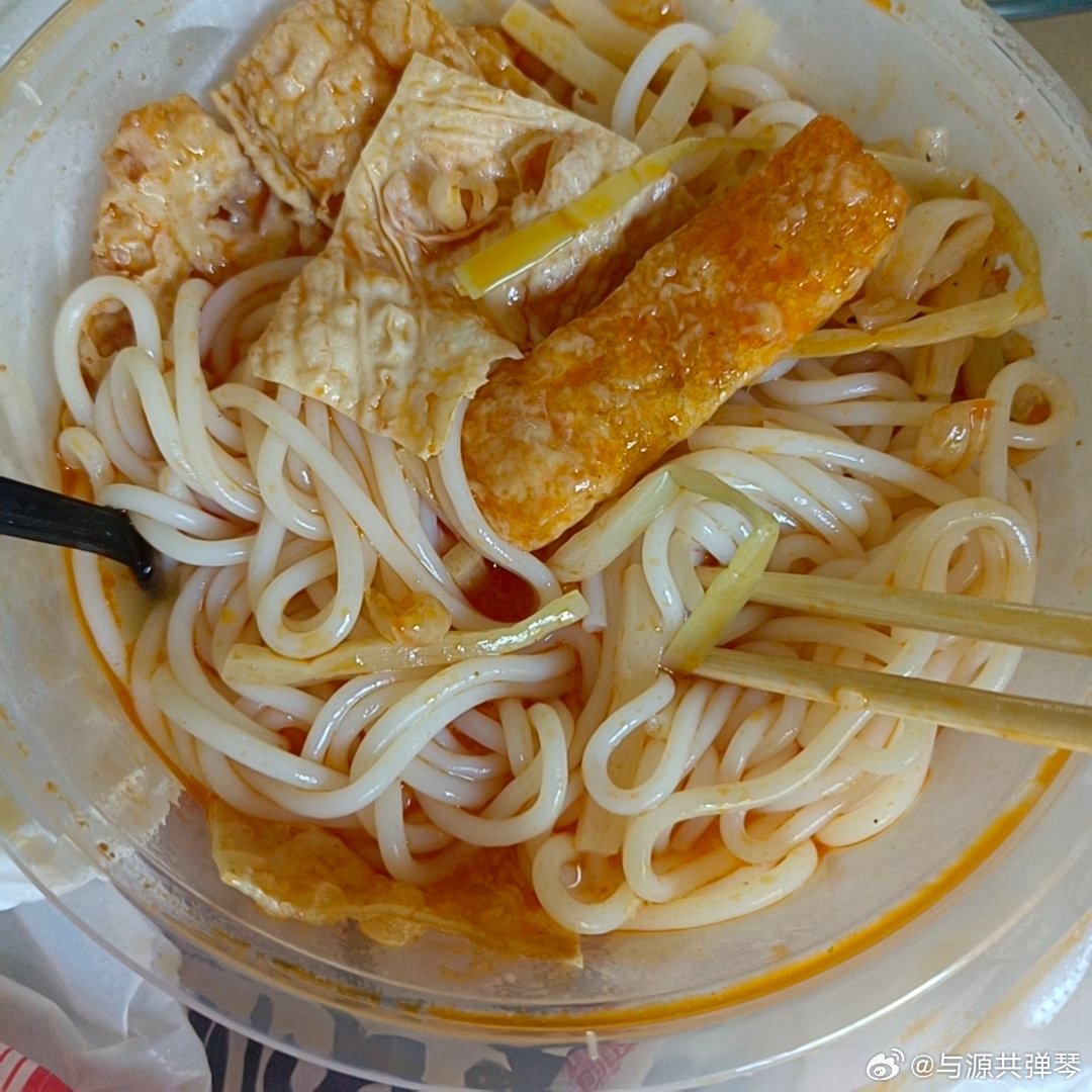到底是谁在吃螺蛳粉呀