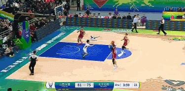 手感火热！盖伊10分钟15中9砍下26分4助 三分10中5CBA