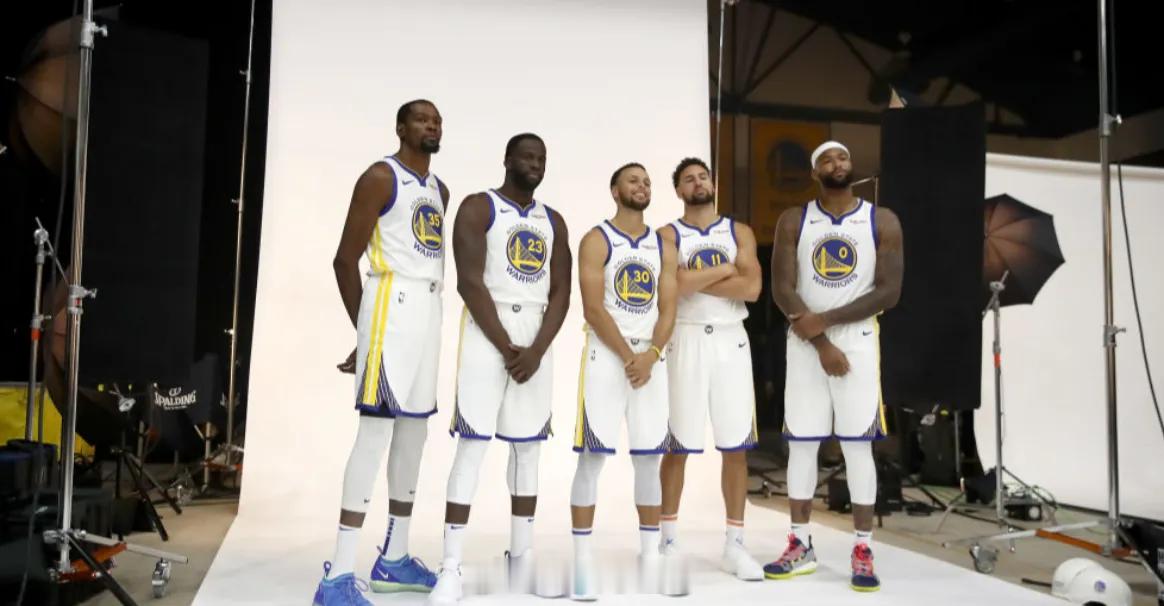 前NBA球员考辛斯在一档节目中对比了2019年勇士与今年的76人之间的纸面实力。
