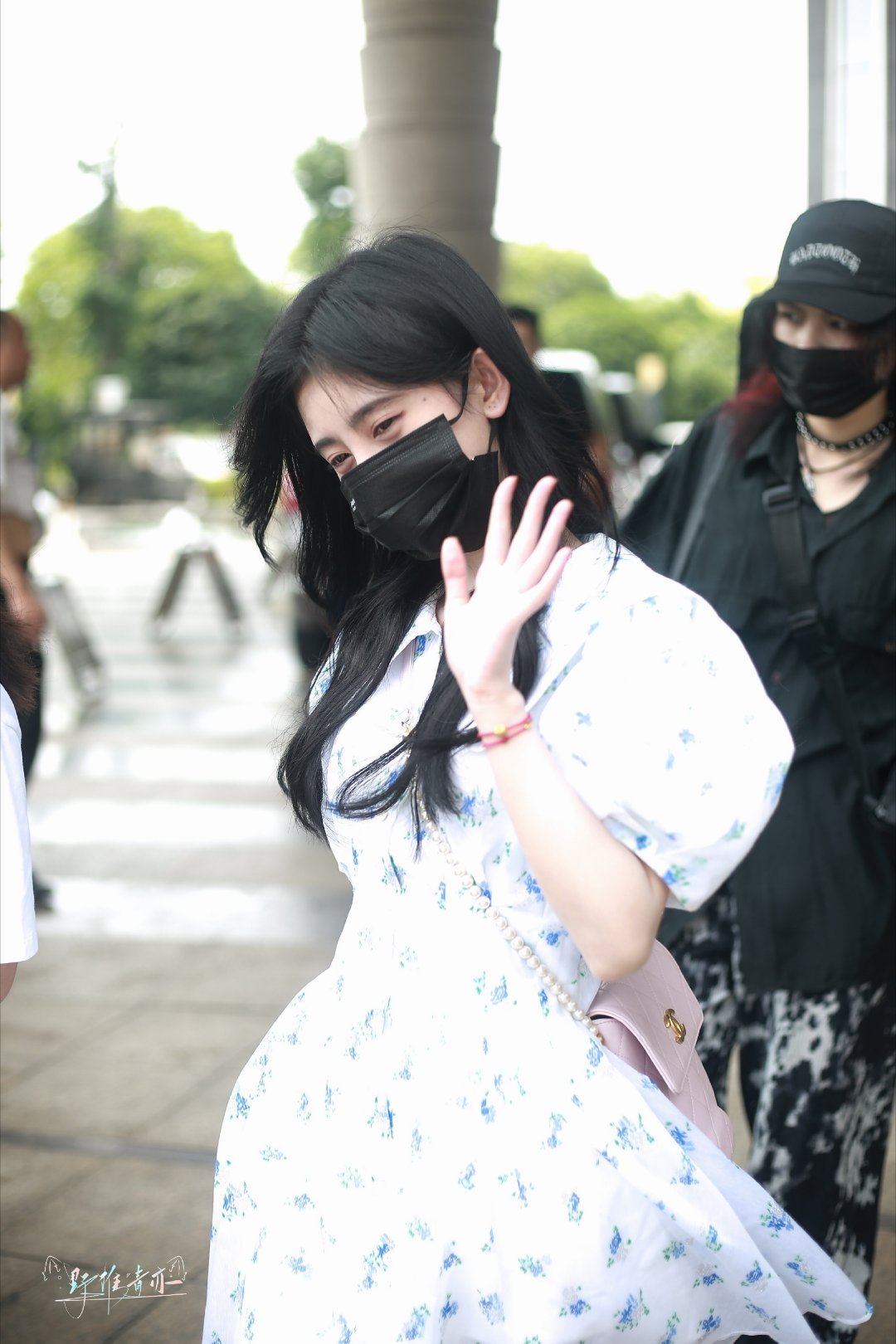 jjy鞠婧祎阿黛 jjy鞠婧祎苏绿夏 “你是被光偏爱的，你的名字燃起我永恒的春季