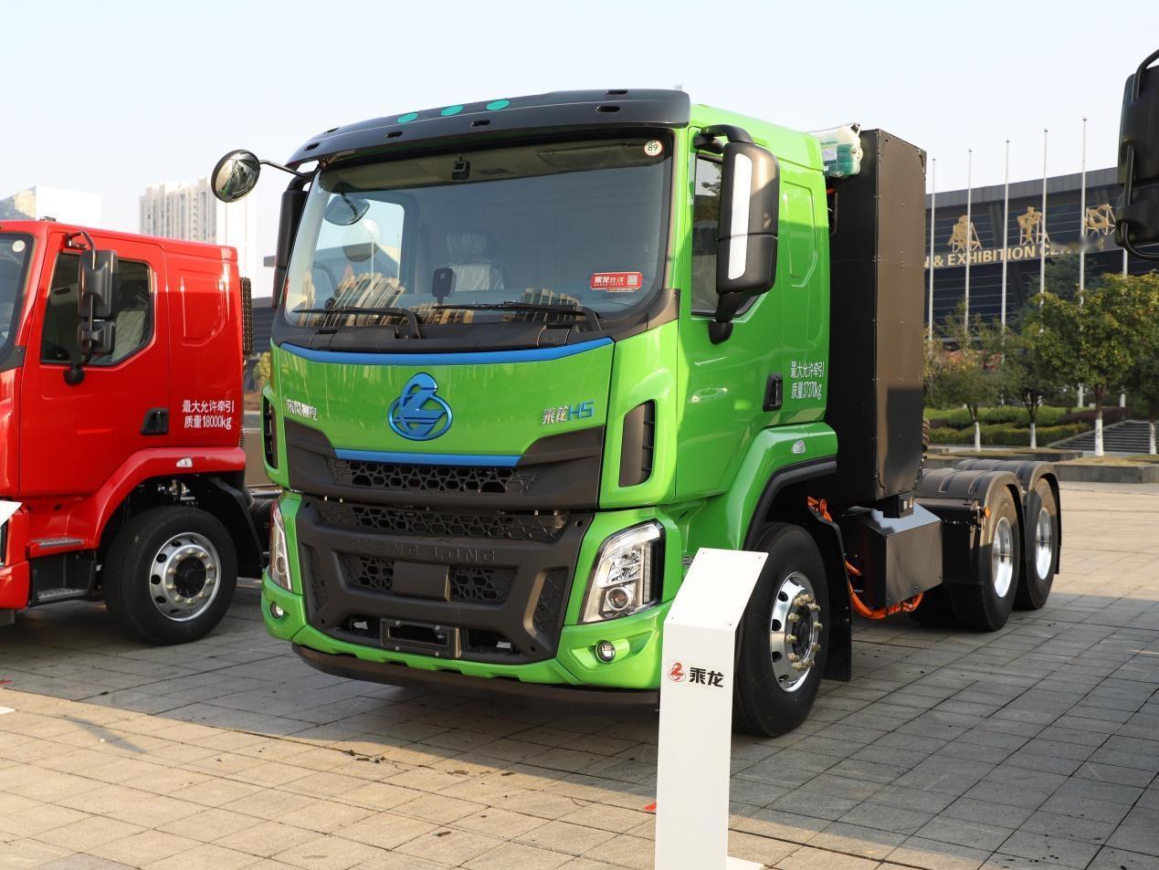 创富有捷径，乘龙 H5 纯电牵引车，搭载400度大容量电池包，续航里程超过300