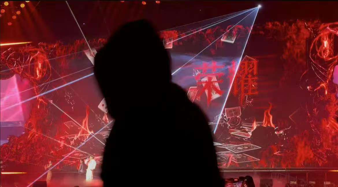 “专属于无声镜头里的你和我” 