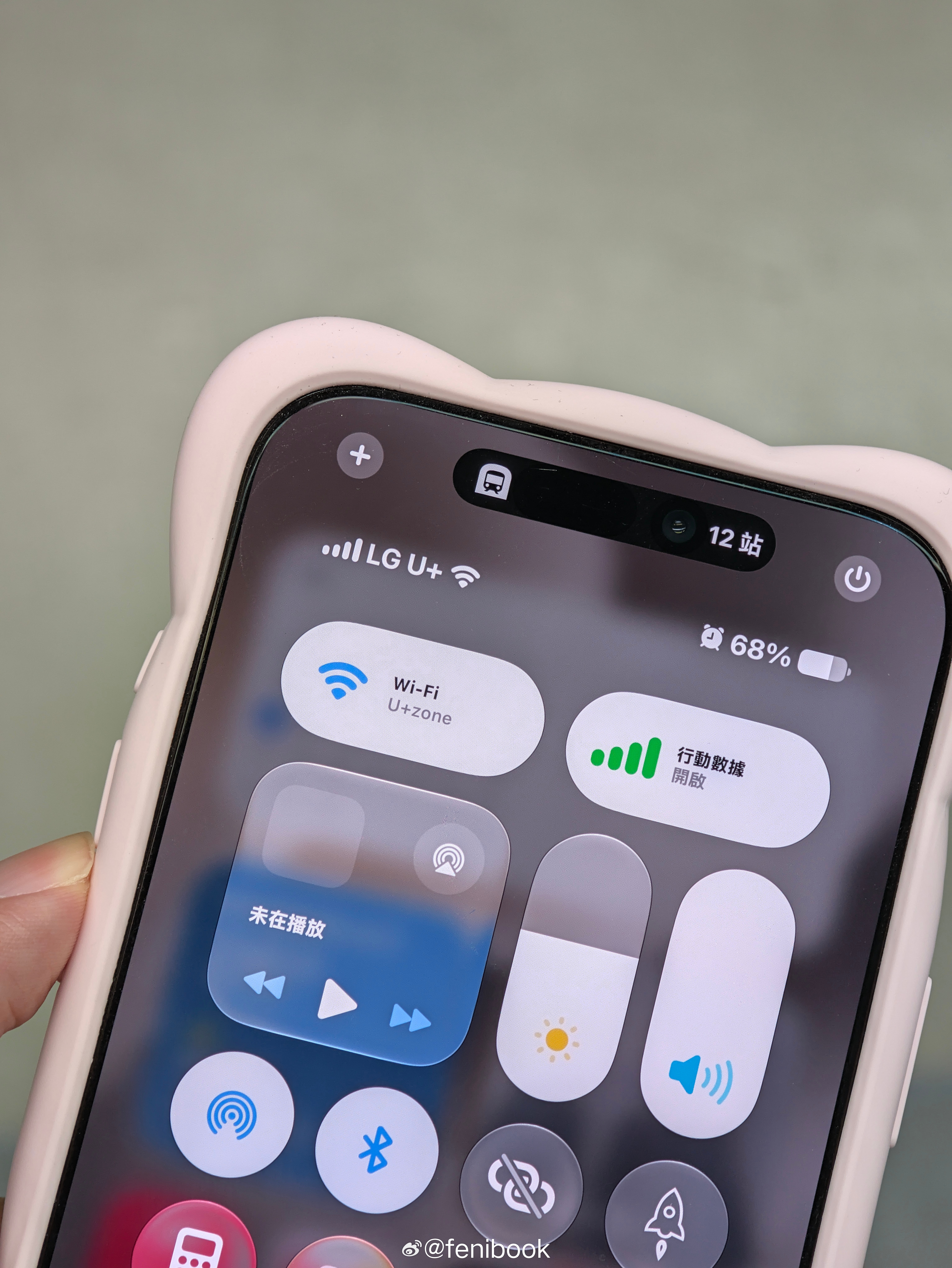 韩国真先进，居然有地铁，而且坐地铁居然连上了地铁免费WiFi[流鼻血][流鼻血]