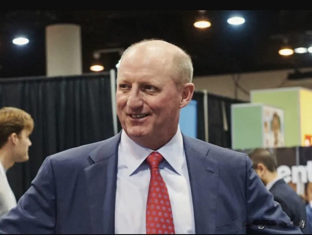 阿贝尔担任巴郡CEO首年，薪资上调19%至2500万美元。

巴郡（Berksh