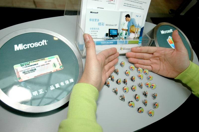 微软这是咋啦？不到5个月市值蒸发1万亿美元，太惊人了！去年10月底，微软股价峰值