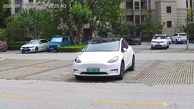 白天高清、夜晚無光無網也全彩，創維小湃極黑光攝像頭Z5G實測