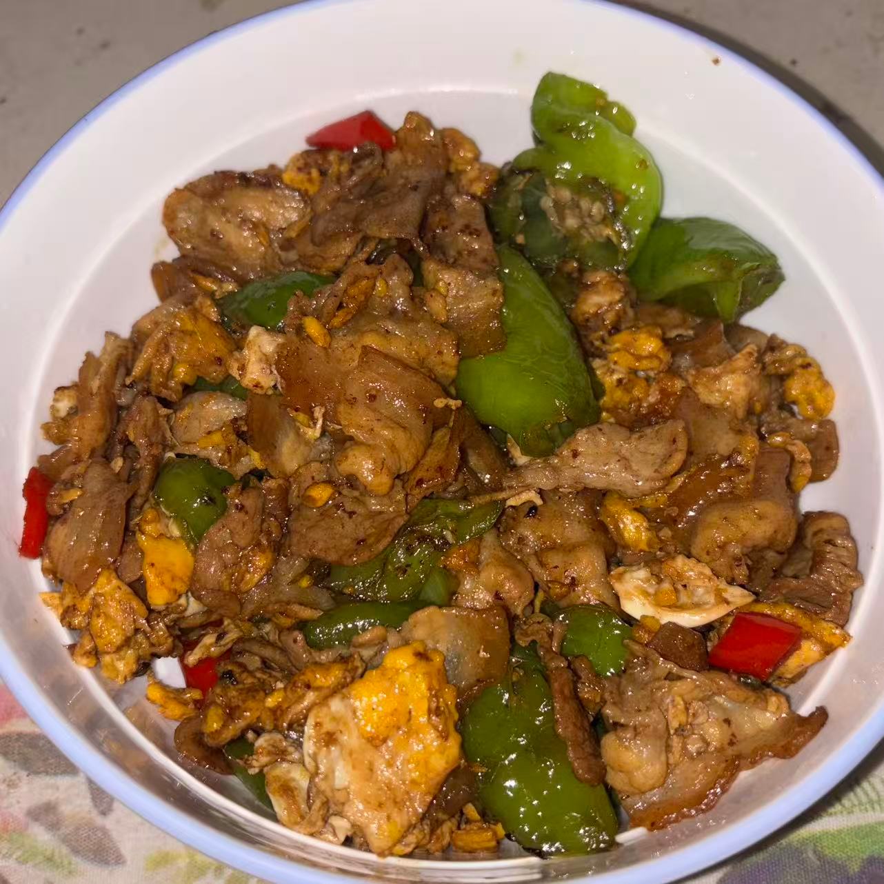 欢迎关注本来老六我家金太阳 太阳烧了很好吃的小炒肉。 