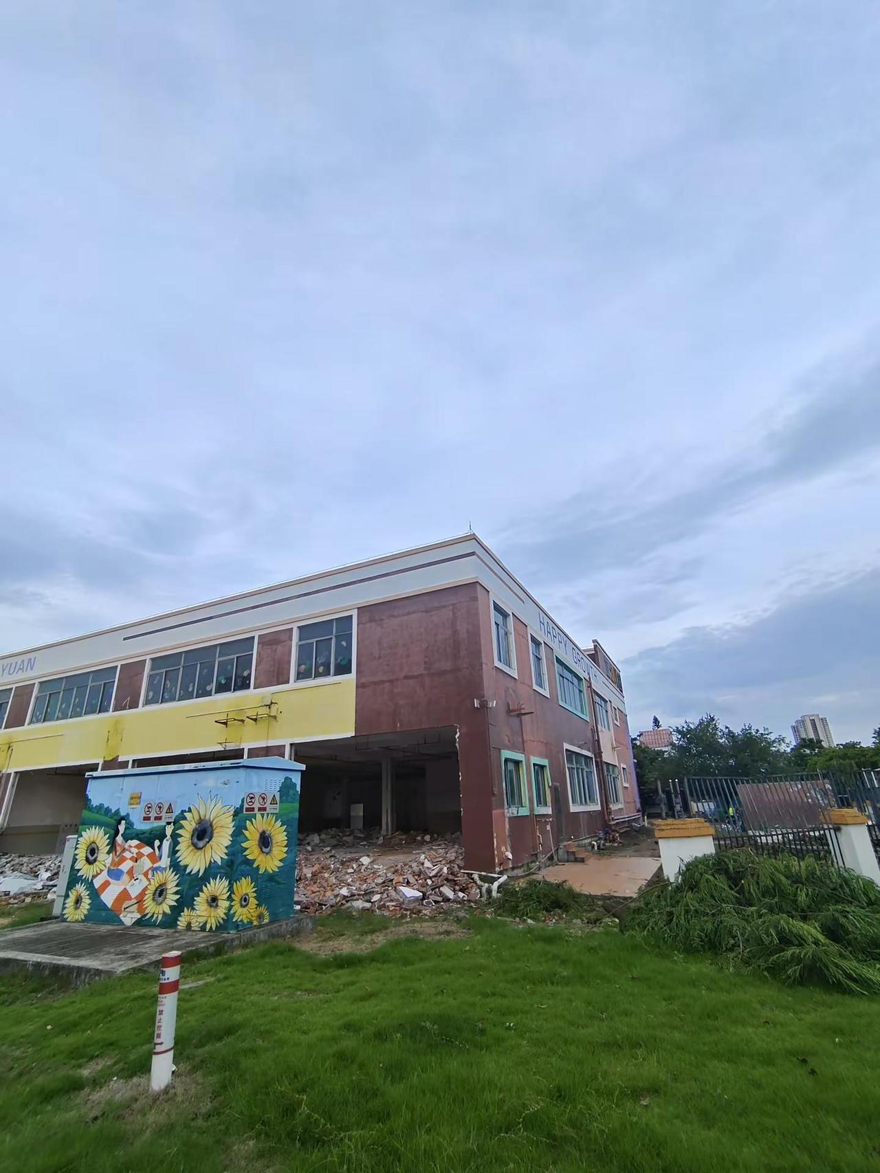 开拆！珠海这所知名幼儿园，已面目全非！。自从金湾红旗的花城幼儿园搬走后，今天路过