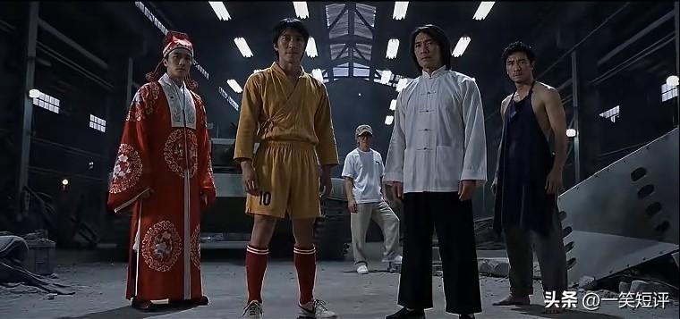【看似挺星爷，实则是“宣战”】
无数人力挺星爷，真的是为了《功夫女足》这部电影吗