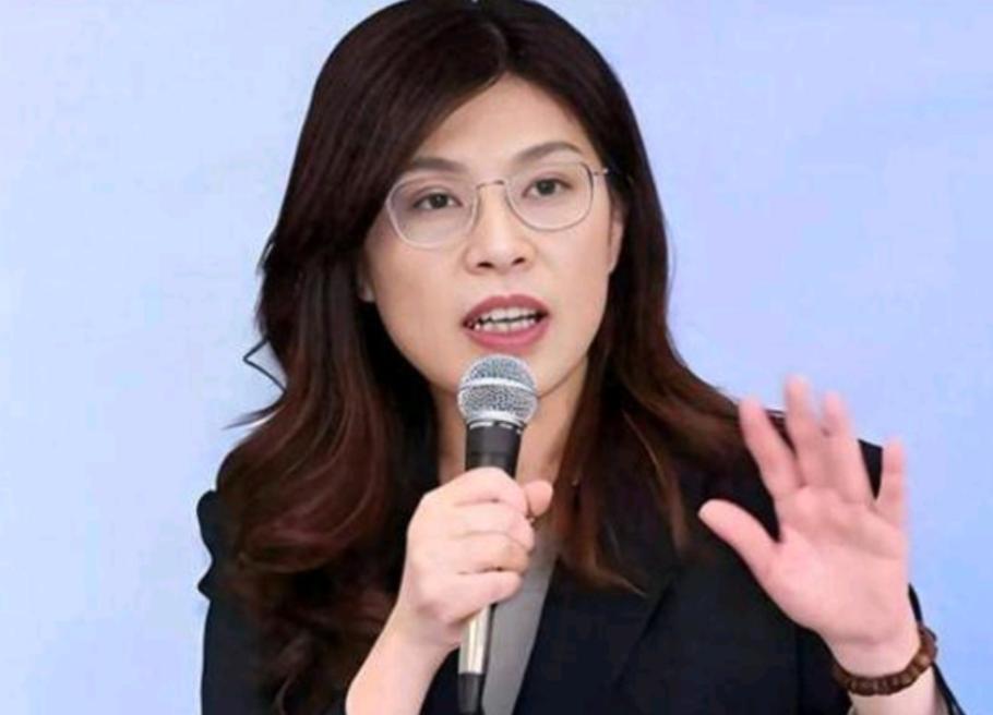 郑丽文再次就两岸关系进行表态！8月8日，根据岛内媒体报道，国民党主席郑丽文在接受