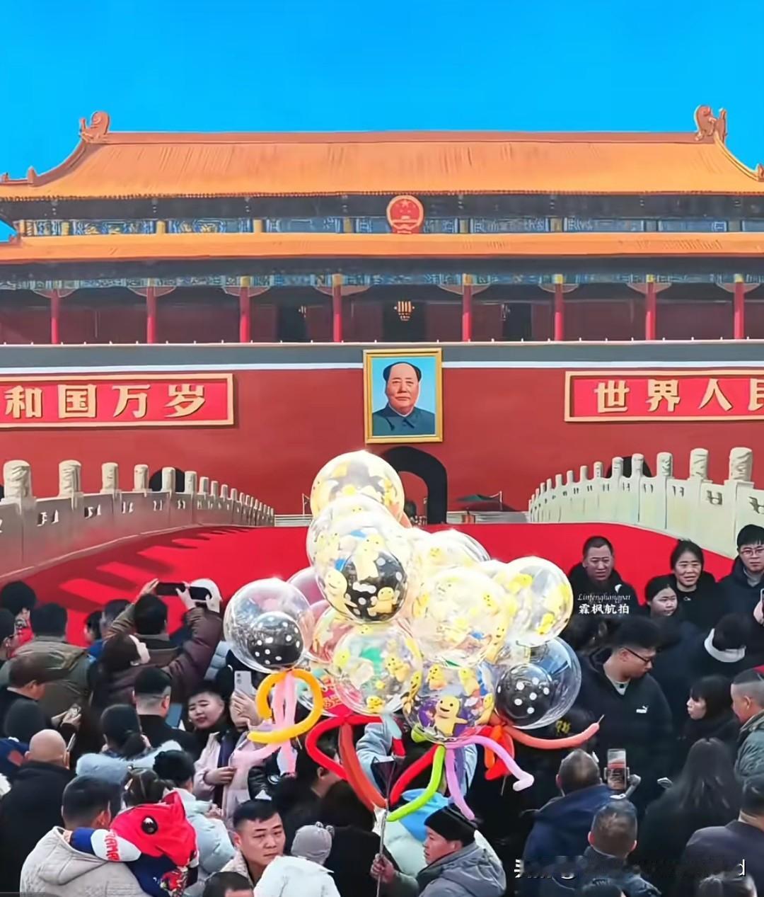 千古绝唱，古今辉映：
北京天安门与大雁塔的遥相呼应
 
当河南与宝鸡的田埂间升起