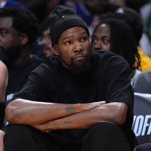 挺心疼这个男人的！带伤都要打！希望其他人争气啊！杜兰特火湖G2出战休斯顿火箭火箭