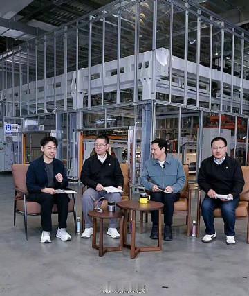 【雷军称去年欠的直播快还清了】今日晚间，小米创办人、董事长兼CEO雷军在小米汽车