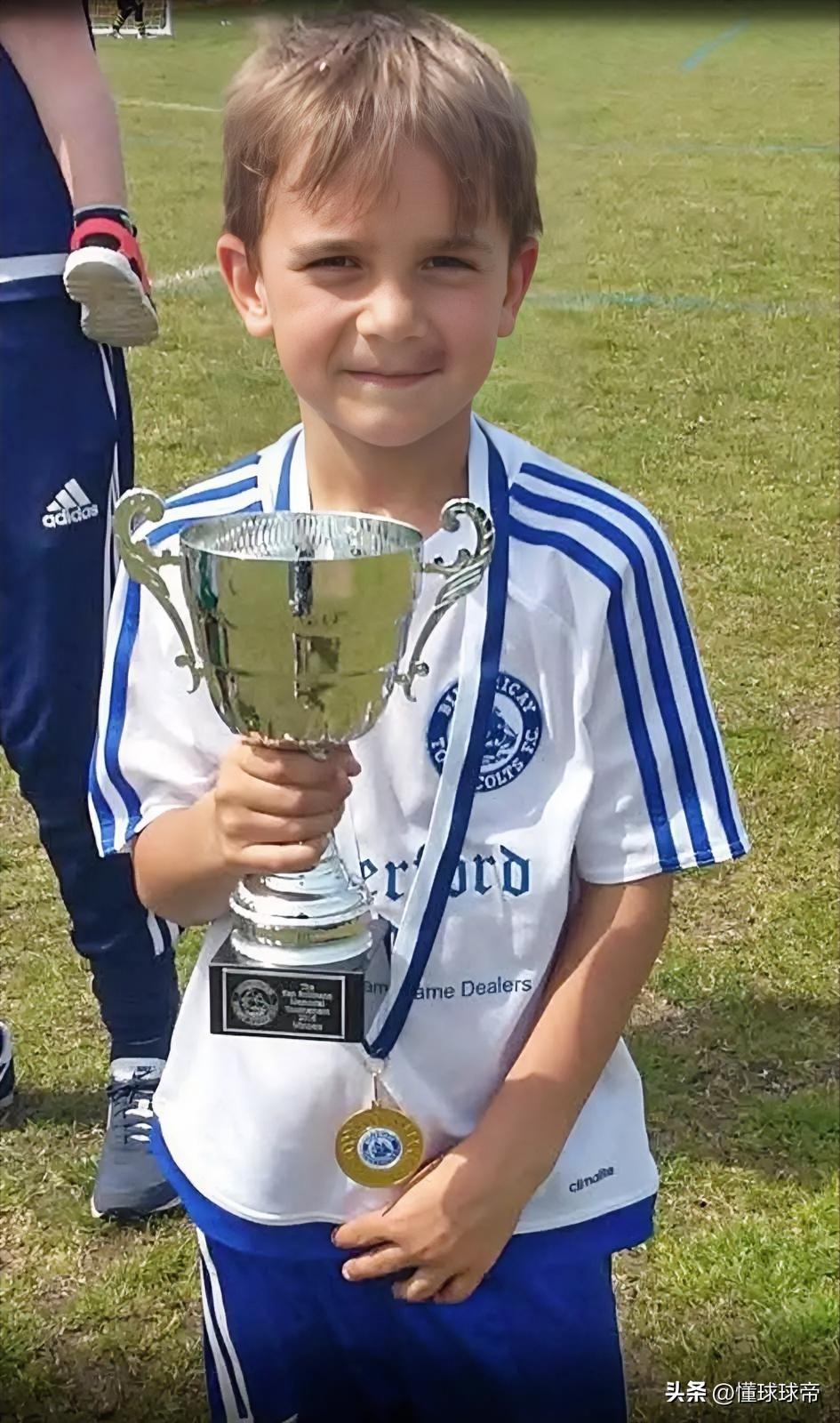 已经进厂打了10年螺丝了，16岁的道曼6岁就已经加盟了阿森纳！

刚刚阿森纳官方