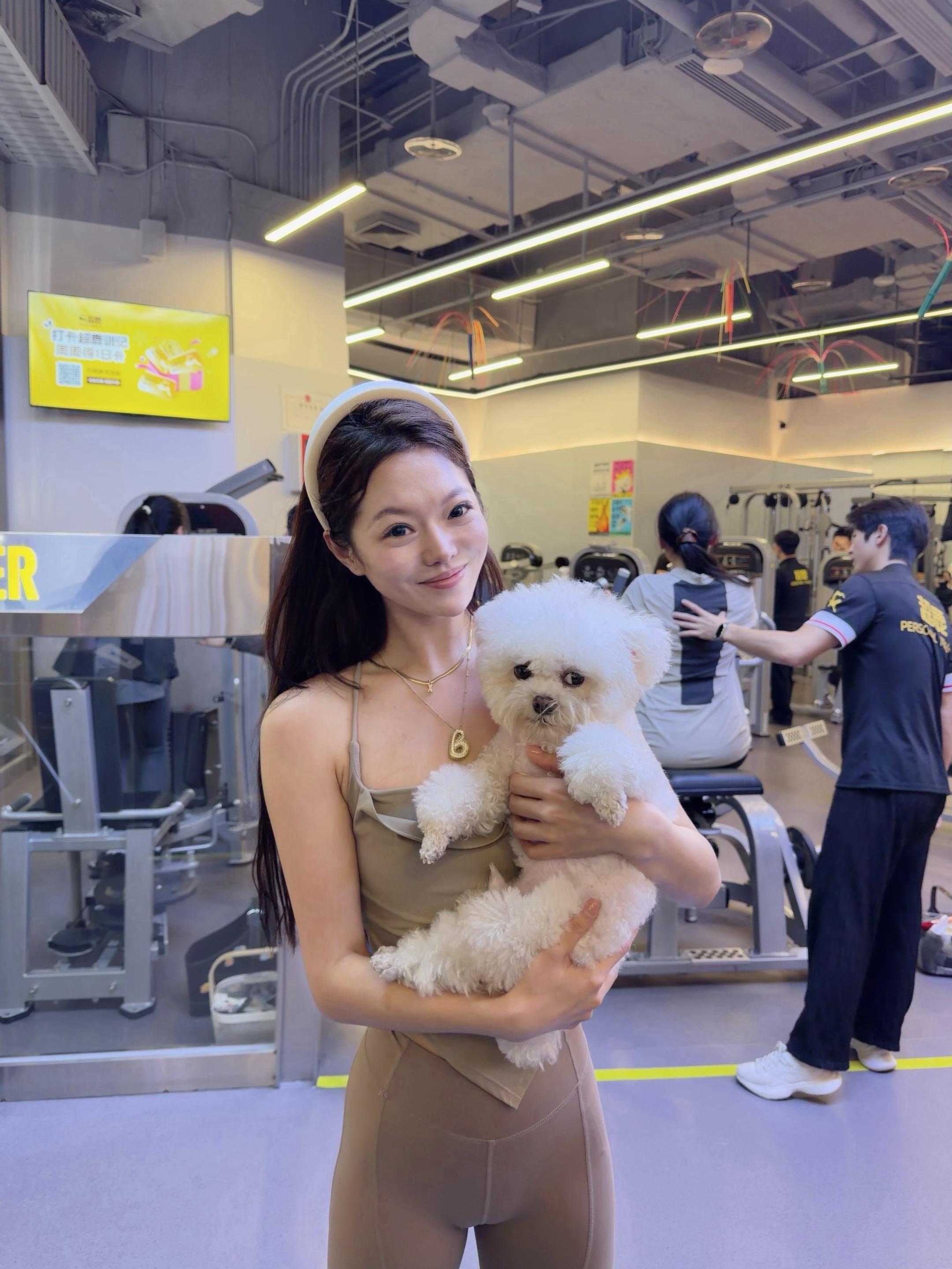 爱自己的每一寸肌肤  .