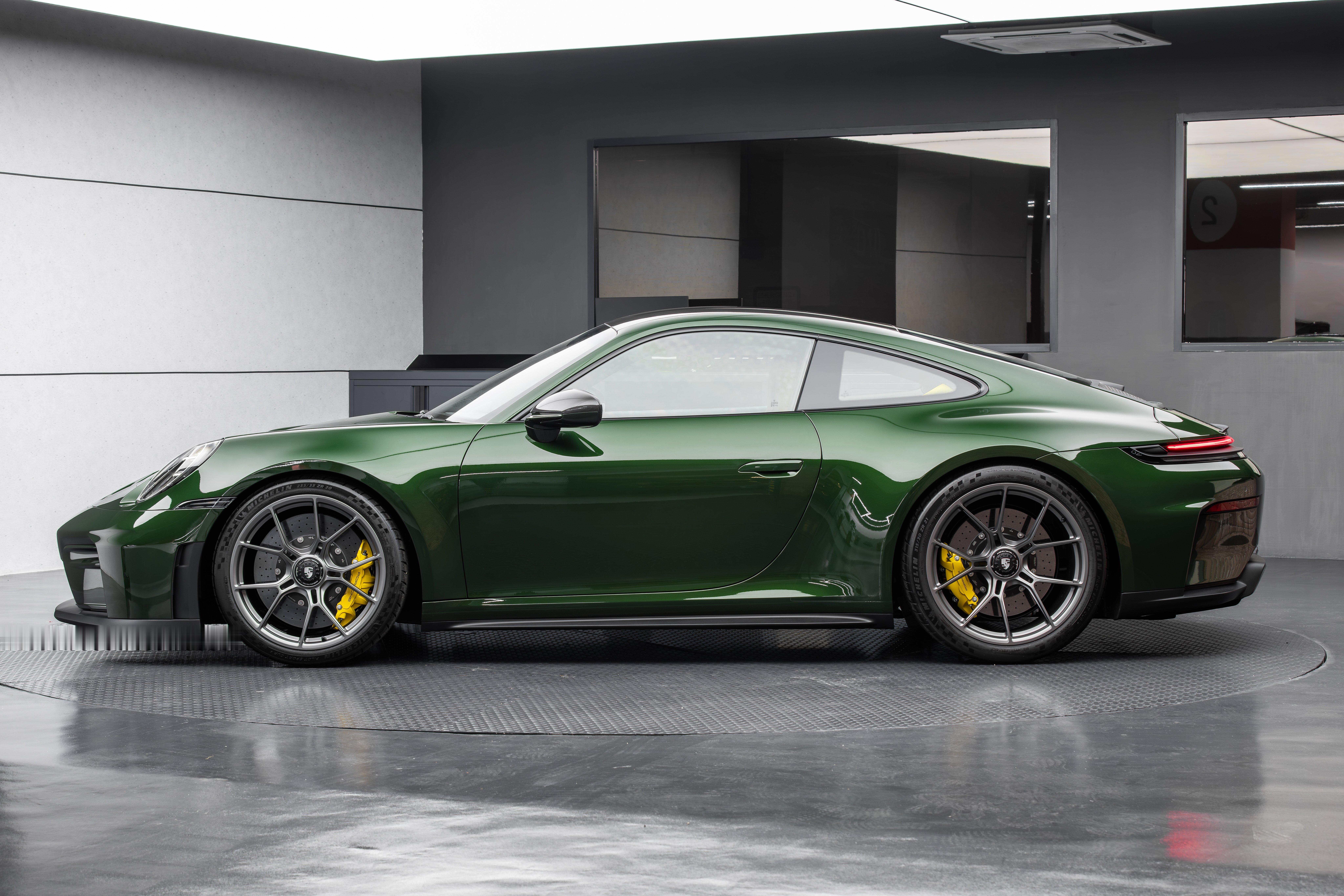 Porsche 911 GT3 Touring保时捷保时捷911分辨率：8000