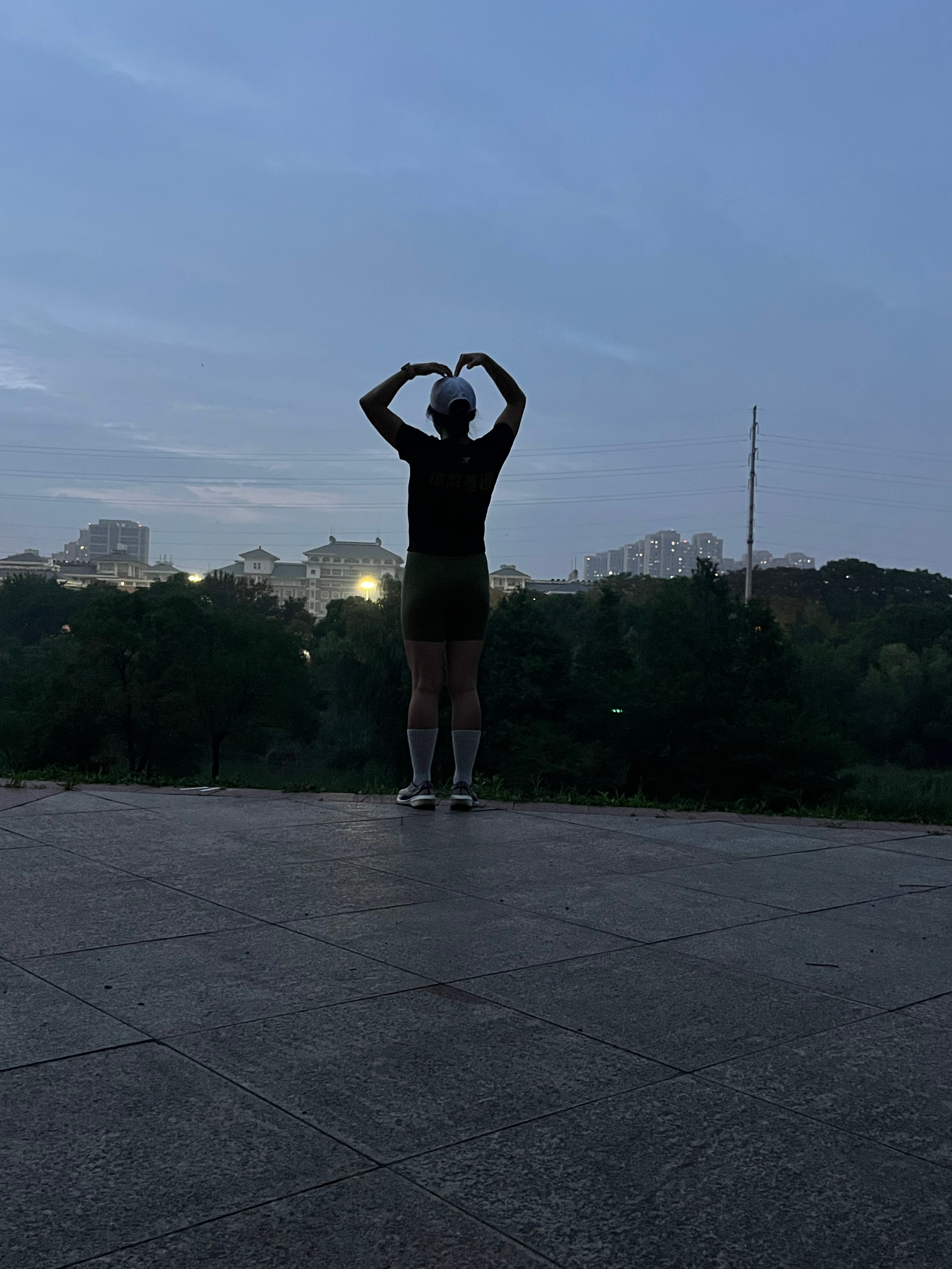 在七月的夜晚，愿你有个清凉、安宁的美梦。晚安🌙🌙因为热爱所以坚持即刻开跑我的